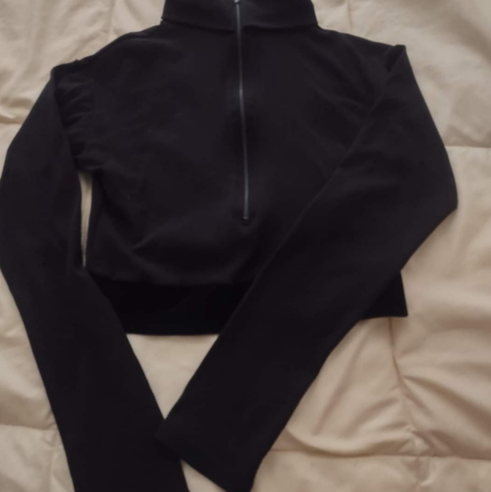 Capezio Half-Zip Crop Black